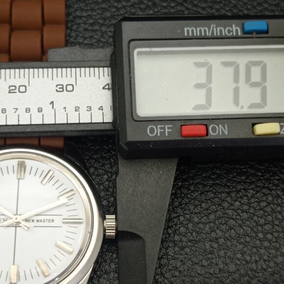 Vintage 1980 Citizen Automatic Mens Silver Watch W/Rubber Strap & White accents - Picture 7 of 8